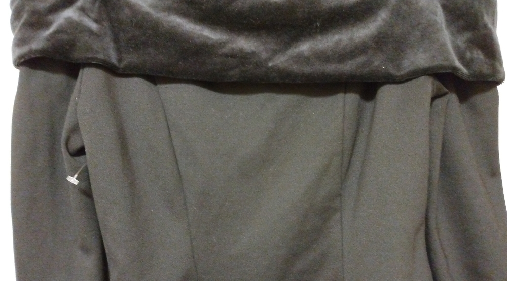 NWOT Juicy Couture Lounge Wear Long Sleeve, Off-the-Shoulder Top - Picture 9 of 16